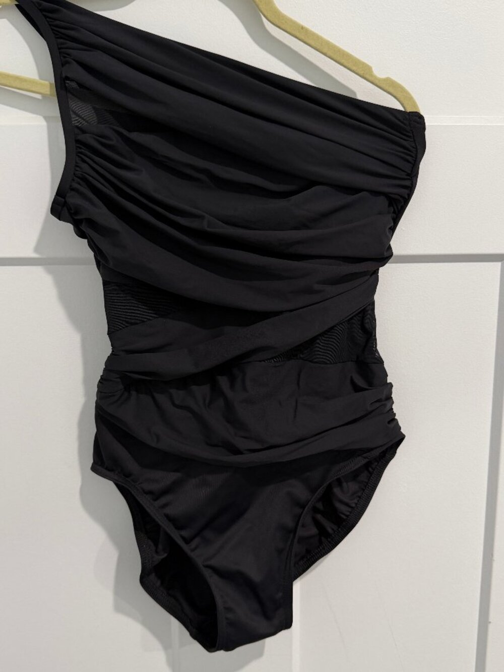 Miraclesuit Jena Black Extra Firm Control One Shoulder Swimsuit US 8 Read